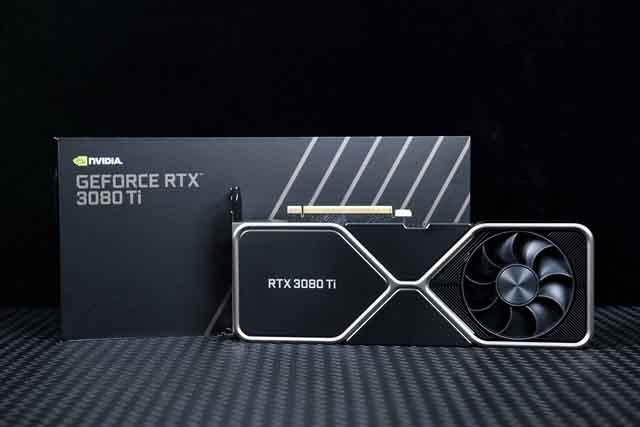 在外包装上相比之前的公版没有变化,不过geforce rtx 3080 ti这款显卡